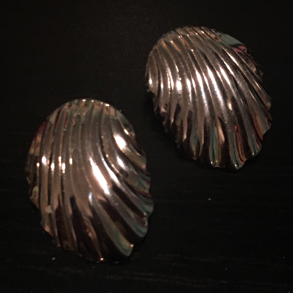 VTG Silver Tone Sea Shell Earrings 🐚